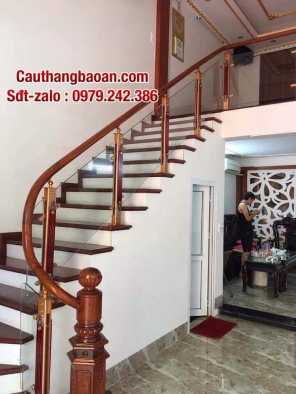 Cầu thang lan can kính cường lực đẹp tại Hà Nội