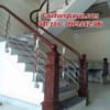 Báo giá cầu thang inox tay vịn gỗ
