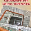 Cầu thang kính đẹp tại Hà Nội. Cầu thang kính tay vịn gỗ