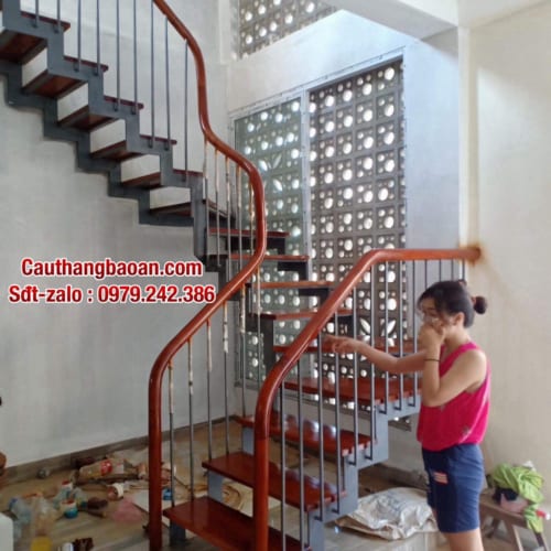 Báo giá cầu thang xương cá ở Hà Nội