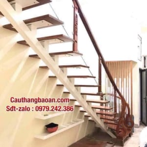 Cầu thang xương cá mặt bậc gỗ