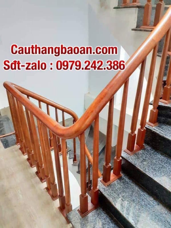 Cầu thang gỗ ở Hà Nội