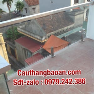 Các mẫu ban công kính đẹp tại Hà Nội