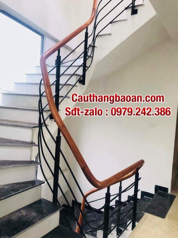 Cầu thang lan can sắt tay vịn gỗ, cầu thang sắt tại Hà Nội