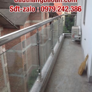 Ban công kính cường lực, lan can kính cường lực