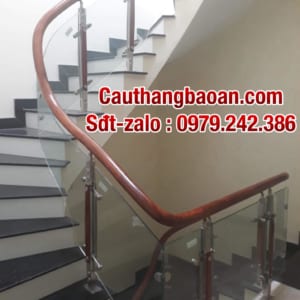 Cầu thang kính đẹp, lan can kính đẹp