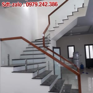 Lan can cầu thang kính cường lực