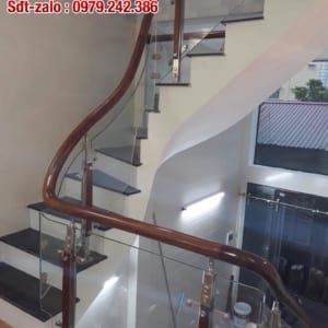 Cầu thang kính lan can kính đẹp