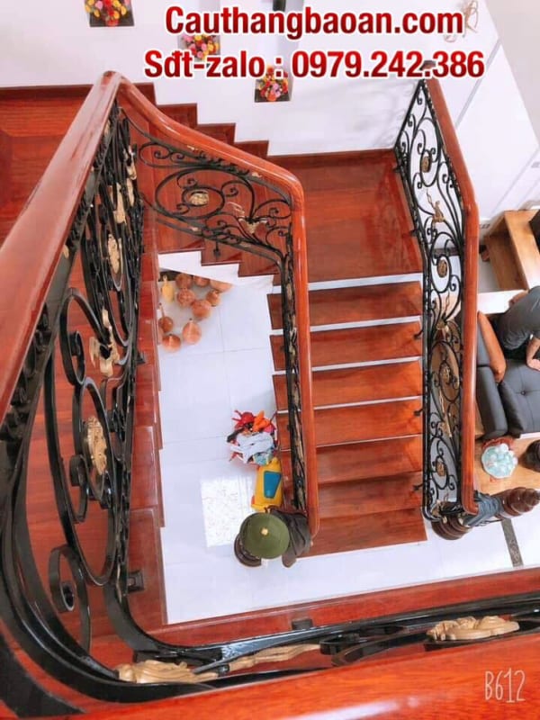 Cầu thang lan can sắt nghệ thuật đẹp tại Hà Nội