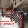 Cầu thang sắt đẹp, cầu thang sắt tay vịn gỗ