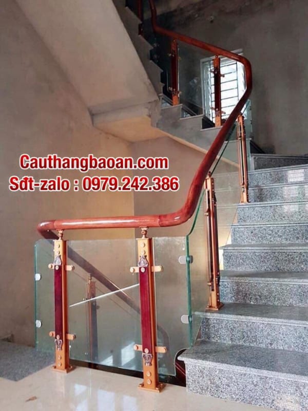 Cầu thang gỗ kính đẹp tại Hà Nội, cầu thang kính cường lực