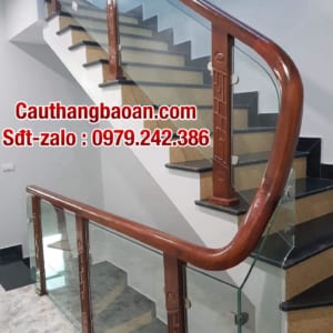 Lan can cầu thang kính cường lực đẹp
