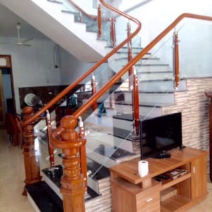 180 mẫu cầu thang kính đẹp tại Hà Nội