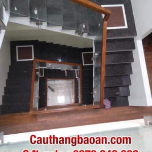 Cầu thang kính ở Hà Nội, lan can kính ở Hà Nội