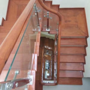 Cầu thang kính, lan can kính ở Hà Nội