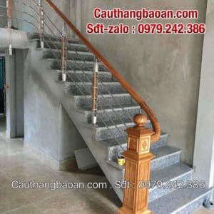Báo giá lan can cầu thang inox, Cầu thang inox tay vịn gỗ