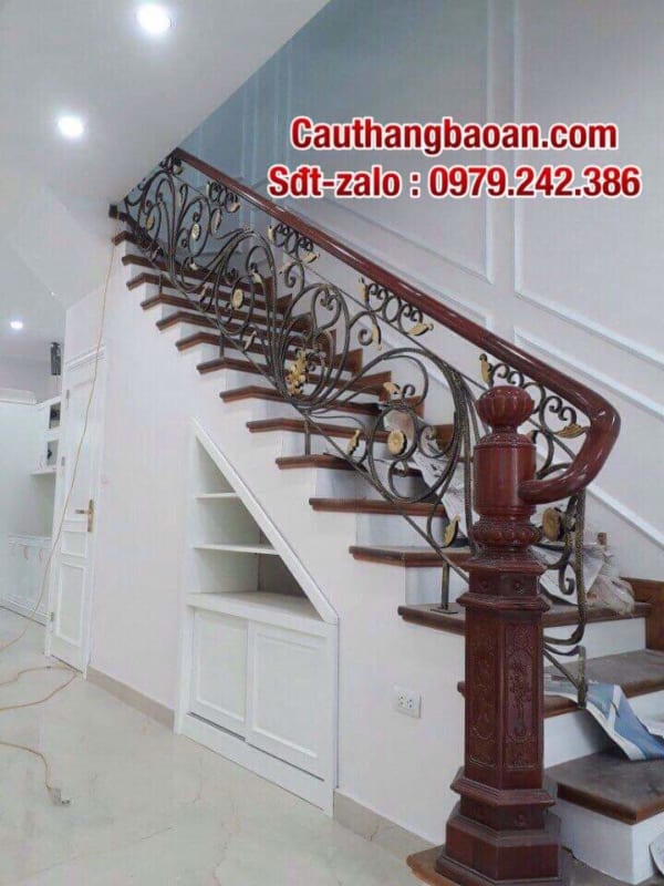 Các mẫu cầu thang sắt nghệ thuật đẹp, Cầu thang sắt nghệ thuật ở Hà Nội