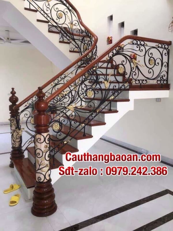 Lan can cầu thang sắt nghệ thuật ở Hà Nội, Báo giá lan can cầu thang sắt tay vịn gỗ