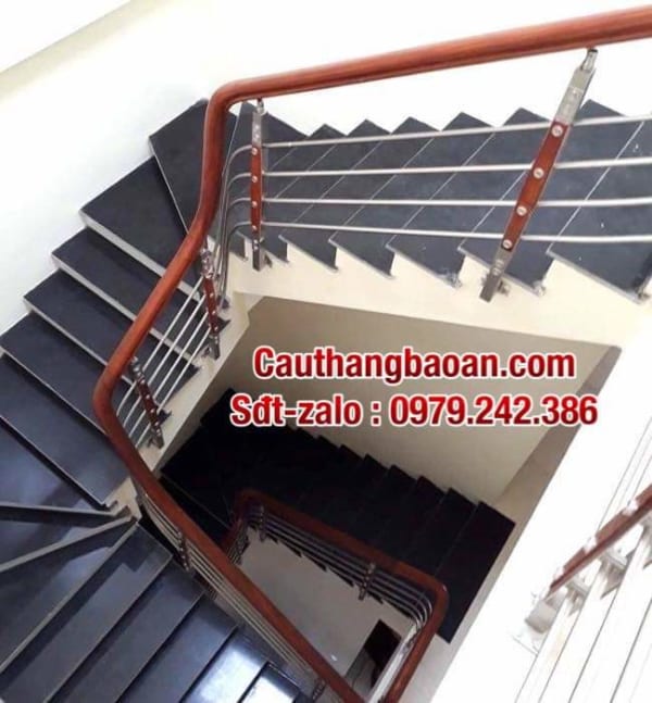 Cầu thang lan can inox tay vịn gỗ, Cầu thang inox đẹp tại Hà Nội
