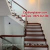 Lan can kính cường lực, Báo giá cầu thang kính đẹp tay vịn gỗ tại Hà Nội