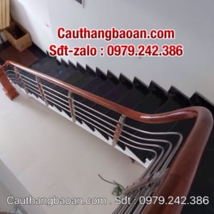 Cầu thang inox đẹp, Lan can cầu thang inox tay vịn gỗ