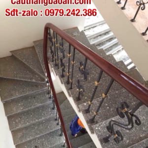 Cầu thang gỗ sắt đẹp, Lan can cầu thang sắt đẹp tại Hà Nội