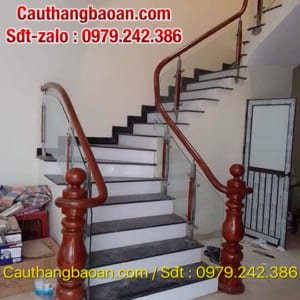 Cầu thang kính cường lực tại Hà Nội, Báo giá lan can cầu thang kính tay vịn gỗ, tay vịn inox
