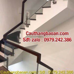 Cầu thang lan can kính cường lực, Báo giá lan can cầu thang kính đẹp