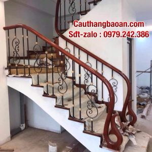 Cầu thang sắt tay vịn gỗ tại Hà Nội, Lan can cầu thang sắt đẹp hiện đại