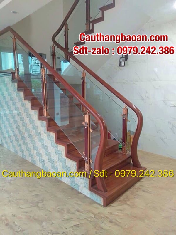 Cầu thang lan can kính cường lực tại Hà Nội, Báo giá cầu thang kính tay vịn gỗ