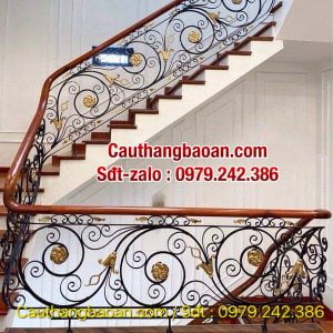 Xem ngay các mẫu cầu thang sắt nghệ thuật tại Hà Nội, Báo giá cầu thang sắt nghệ thuật tay vịn gỗ