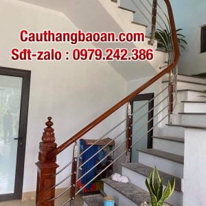 Báo giá lan can cầu thang inox tay vịn gỗ , Cầu thang inox tay vịn nhựa đẹp nhất hiện nay
