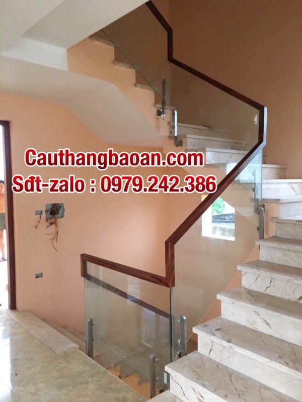 Lan can cầu thang kính chân lửng