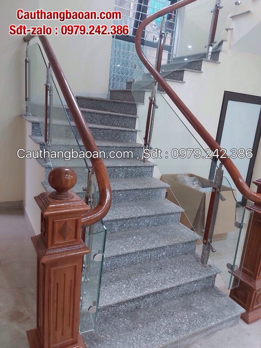 CẦU THANG KÍNH ĐẸP TẠI HÀ NỘI