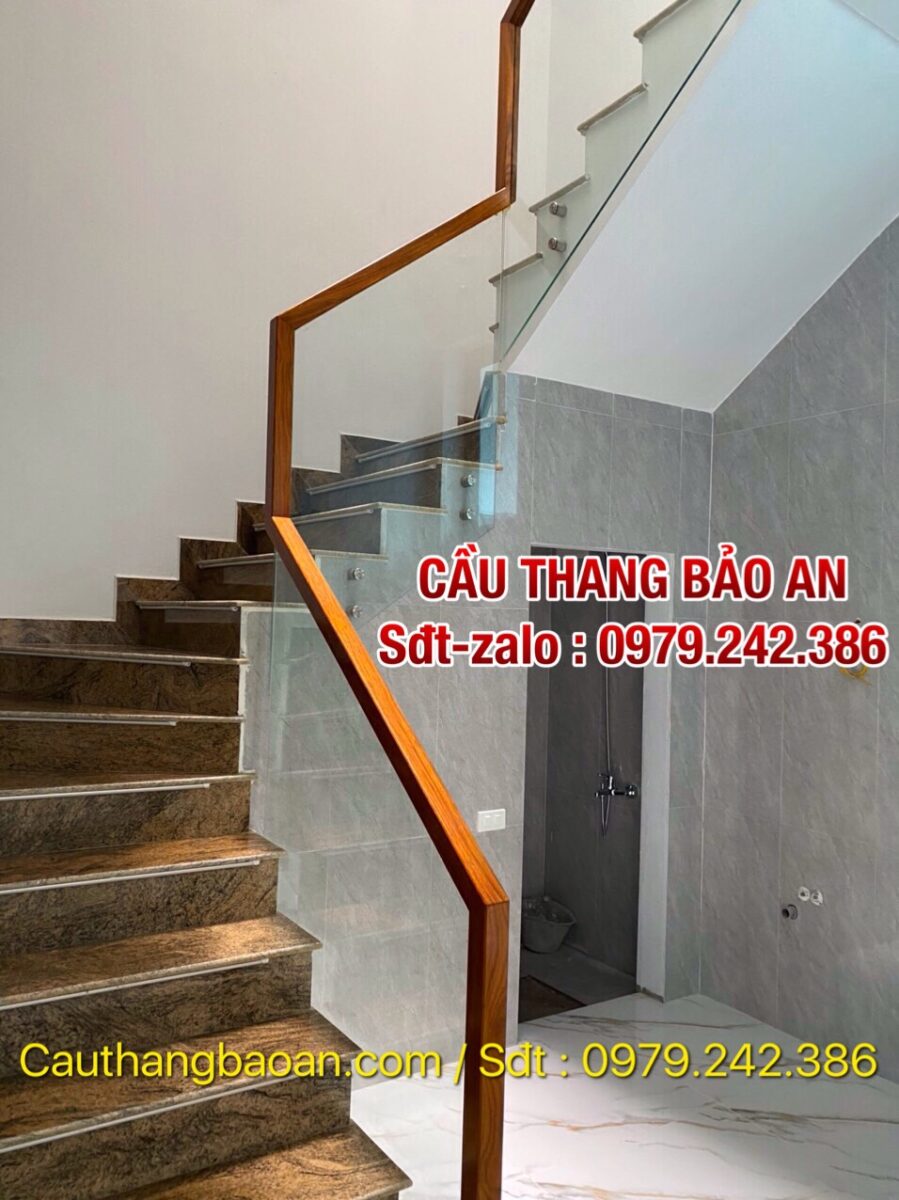 CẦU THANG KÍNH ĐẸP TẠI ĐỐNG ĐA HÀ NỘI