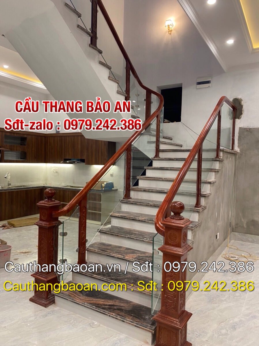 CẦU THANG GỖ KÍNH ĐẸP TẠI TÂY HỒ HÀ NỘI