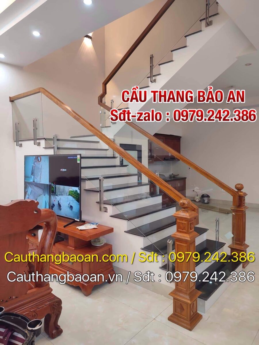 CẦU THANG LAN CAN KÍNH TẠI PHÚ THỌ