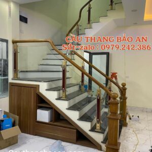 CẦU THANG KÍNH ĐẸP TAY VỊN GỖ. CẦU THANG KÍNH CƯỜNG LỰC TẠI HÀ NỘI