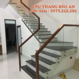 CẦU THANG KÍNH CƯỜNG LỰC ĐẸP . CẦU THANG KÍNH GỖ ĐẸP TẠI HÀ NỘI