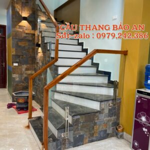 CẦU THANG KÍNH GỖ ĐẸP . CẦU THANG KÍNH CƯỜNG LỰC TẠI HÀ NỘI