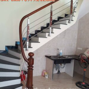 CẦU THANG INOX TAY VỊN GỖ ĐẸP . CẦU THANG GỖ INOX TẠI HÀ NỘI