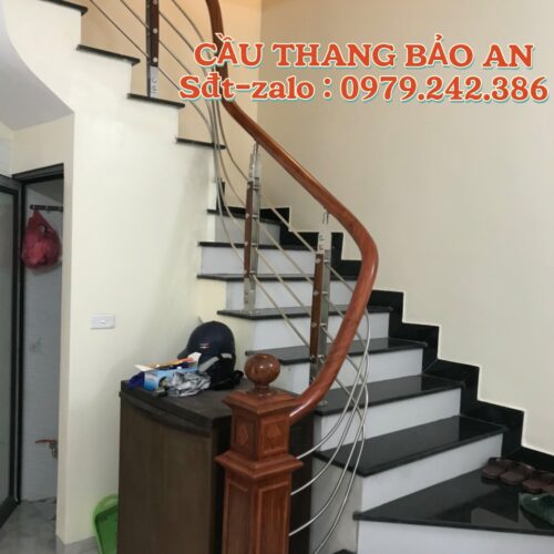 CẦU THANG INOX TAY VỊN GỖ . MẪU CẦU THANG GỖ INOX ĐẸP TẠI HÀ NỘI