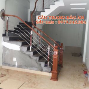 CẦU THANG INOX ĐẸP TAY VỊN GỖ . CẦU THANG INOX GỖ TẠI HÀ NỘI