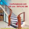CẦU THANG KÍNH ĐẸP TAY VỊN GỖ. CẦU THANG KÍNH CƯỜNG LỰC TẠI HÀ NỘI