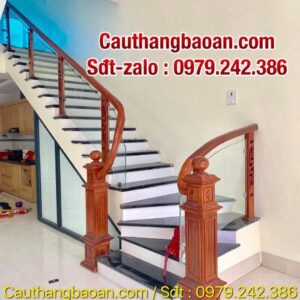 CẦU THANG KÍNH ĐẸP TAY VỊN GỖ. CẦU THANG KÍNH CƯỜNG LỰC TẠI HÀ NỘI