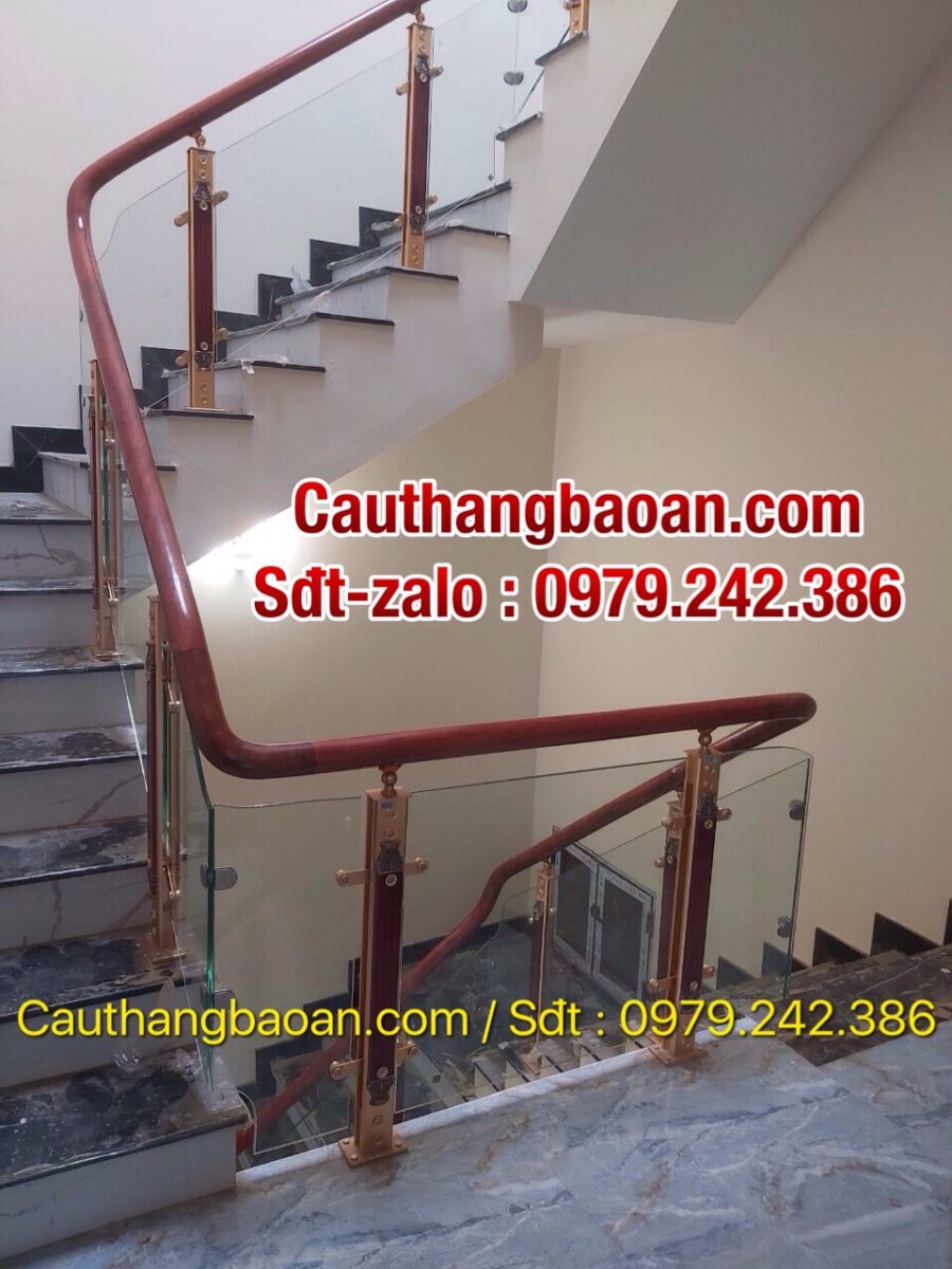 CẦU THANG KÍNH ĐẸP TẠI VÂN CANH, HOÀI ĐỨC, HÀ NỘI