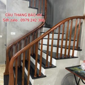 TAY VỊN CẦU THANG GỖ . CẦU THANG GỖ ĐẸP LIM NAM PHI
