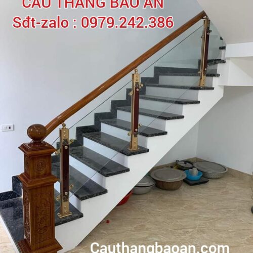 CẦU THANG KÍNH TAY GỖ ĐẸP. TAY VỊN CẦU THANG KÍNH ĐẸP HIỆN ĐẠI
