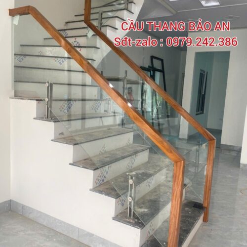 CẦU THANG KÍNH GỖ ĐẸP HÀ NỘI . MẪU CẦU THANG LAN CAN KÍNH CƯỜNG LỰC